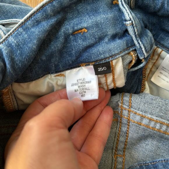 Veronica Beard Jaylen High Rise Denim Shorts Waterfall Wash Size 25 - Picture 7 of 7